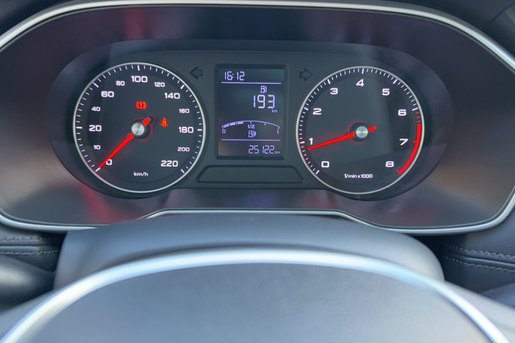 荣威RX3 2018款 1.6L 手动旗舰版中控内饰15