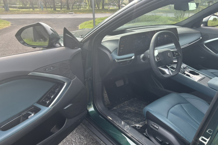 名爵 MG7 2023款 2.0T 自动Trophy+激擎耀世版中控内饰7010