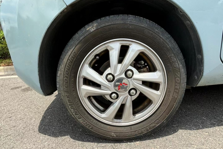 五菱汽车 宏光MINIEV 2020款 悦享款 磷酸铁锂车身外观6004