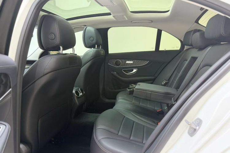 奔驰C级 2018款 C 200 L 运动版中控内饰7001