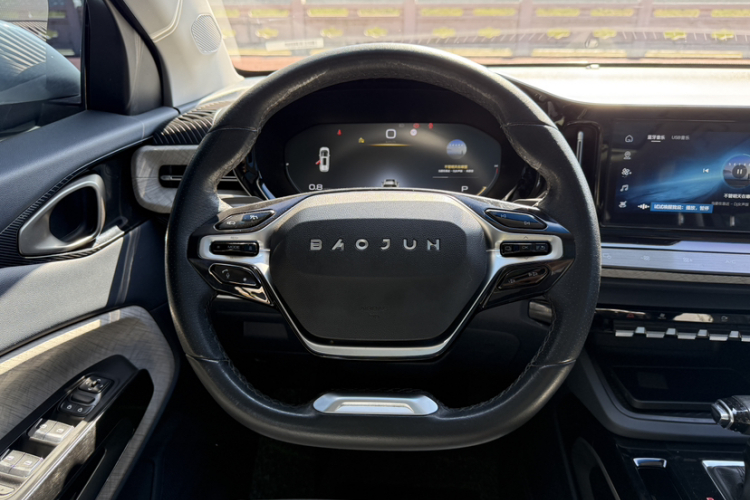 宝骏RM-5 2019款 1.5T CVT 24小时在线尊贵型 7座局部细节13