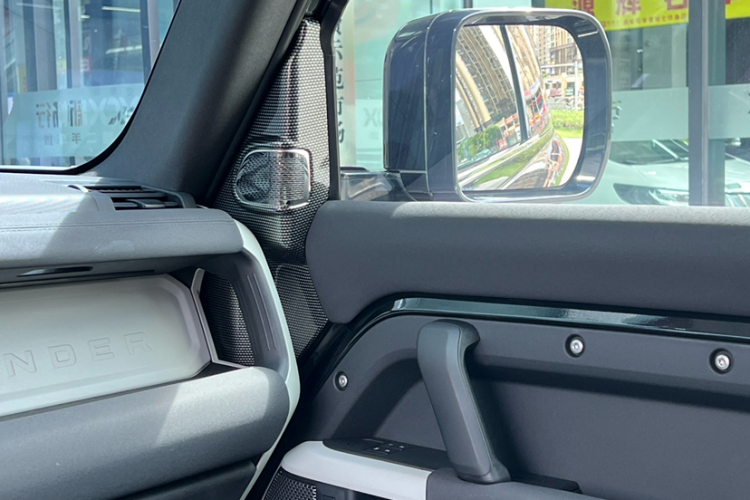 路虎卫士 2023款 90 3.0T P400 XS局部细节9003