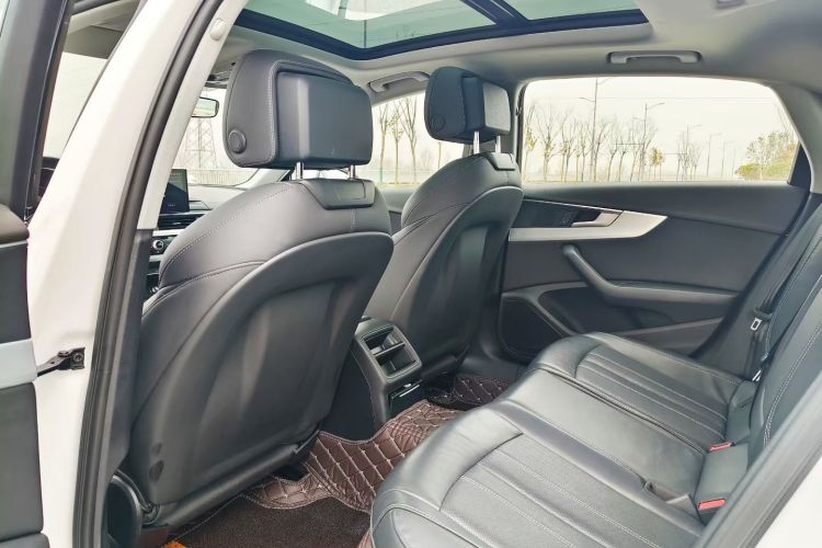 奥迪A4L 2023款 40 TFSI 时尚动感型中控内饰7004