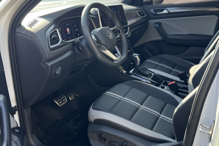 大众 T-ROC探歌 2024款 300TSI DSG两驱辰光版中控内饰7014