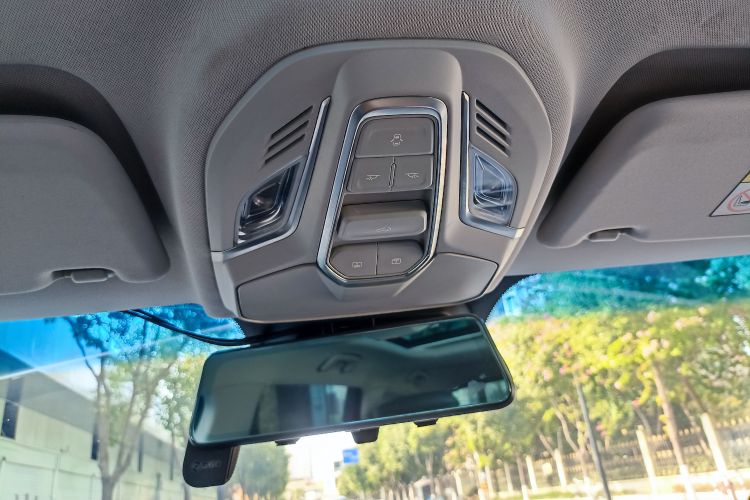 宝骏RM-5 2019款 1.5T CVT 24小时在线尊贵型 6座局部细节9009