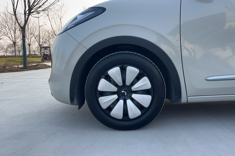 五菱汽车 五菱缤果 2023款 203km 舒享款车身外观6008