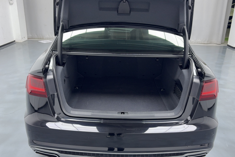 奥迪A6L 2018款 30 FSI 典藏版局部细节23