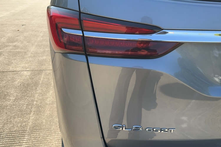 别克GL8 2021款 陆上公务舱 652T 豪华型车身外观6010