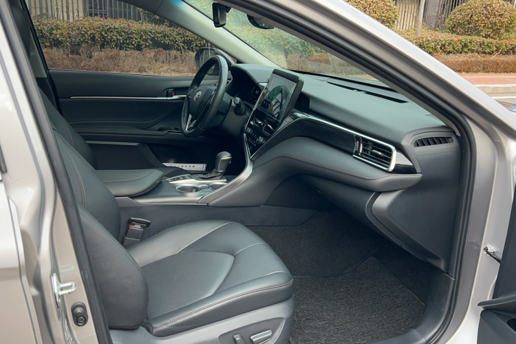 丰田 凯美瑞 2021款 2.5G 豪华版中控内饰7005