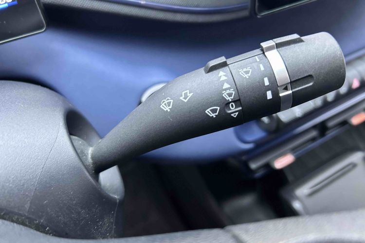 比亚迪 海鸥 2024款 荣耀版 305km 活力版中控内饰7010