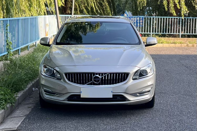 沃尔沃S60 2019款 S60L 改款 T5 智进进阶版车身外观6001