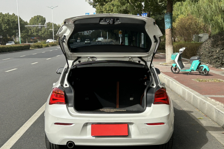 宝马1系(进口) 2016款 118i 领先型车身外观6001