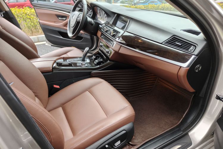 宝马5系 2014款 525Li 领先型中控内饰7004