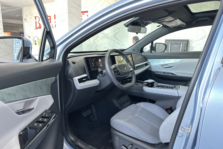 长安UNI-T 2023款 第二代 1.5T 旗舰型中控内饰7004