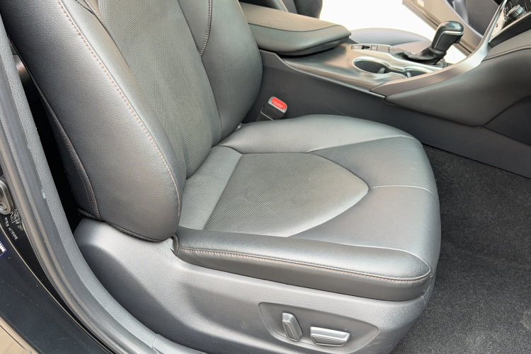 丰田 凯美瑞 2021款 2.0G 豪华版中控内饰7012