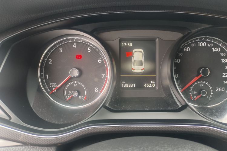 大众 帕萨特 2017款 330TSI DSG御尊版中控内饰15