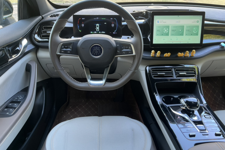 比亚迪 秦PLUS 2024款 荣耀版 DM-i 55KM领先型车身外观6004