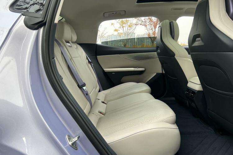 领克07 2024款 EM-P 126长续航智驾Ultra中控内饰7003