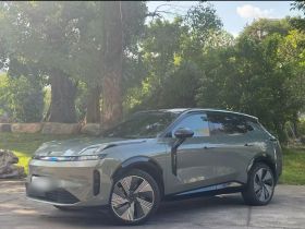 领克08 EM-P 2023款 220km 四驱性能Halo