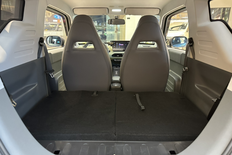 吉利银河 2024款 200km 熊猫骑士局部细节23