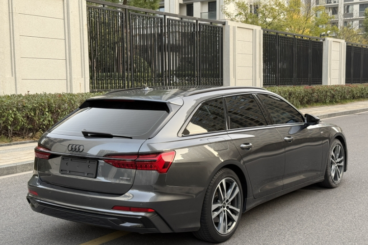 奥迪A6(进口) 2024款 Avant 先锋派 45 TFSI 臻选动感型车身外观6005