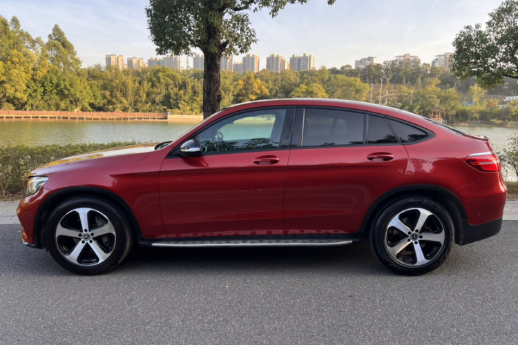 奔驰GLC轿跑 2017款 GLC 200 4MATIC 轿跑SUV车身外观6006