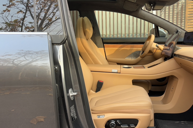 鸿蒙智行 智界R7 2025款 增程 331km Ultra局部细节41