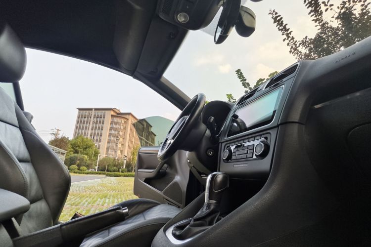 大众 高尔夫(进口) 2012款 1.4TSI 豪华敞篷版中控内饰7007