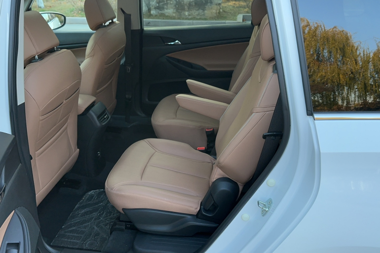 别克GL6 2021款 323T 轻混动互联豪华型中控内饰7005