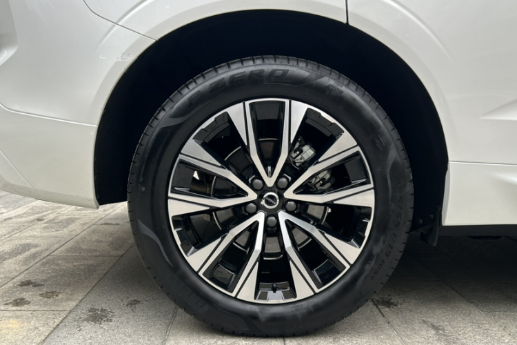 沃尔沃XC60 2025款 B5 四驱智远豪华版车身外观6009