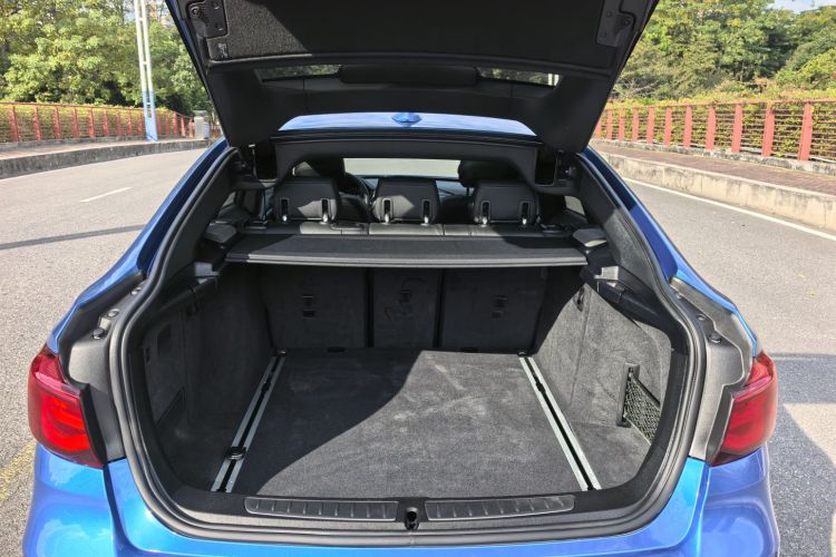 宝马3系GT 2019款  320i M运动曜夜版中控内饰7014