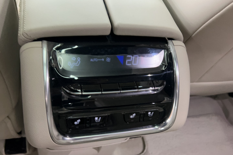 别克 昂科旗 2022款 652T 四驱Avenir艾维亚 6座局部细节9008