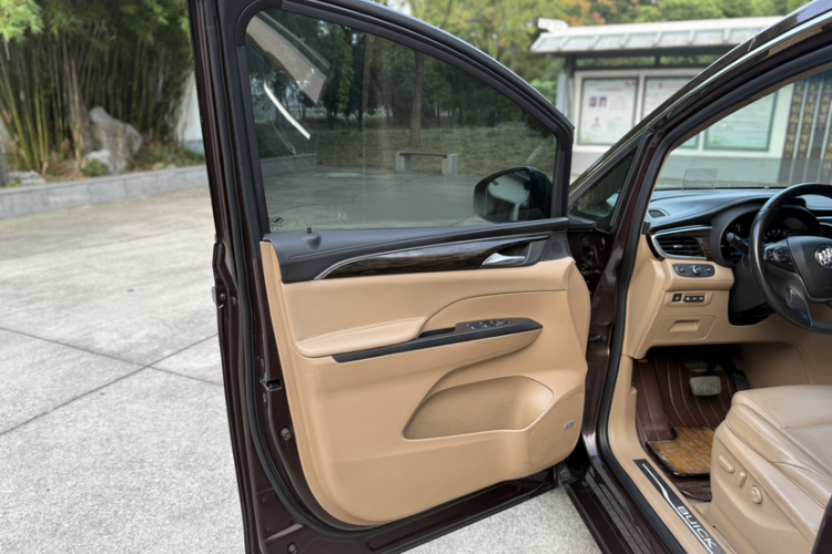 别克GL8 2018款 ES 28T 旗舰型 国VI中控内饰7008