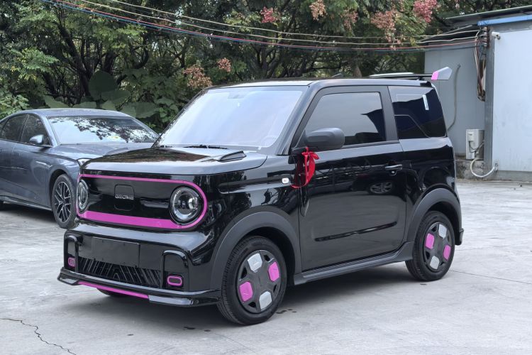 吉利银河 2025款 210km 熊猫卡丁车身外观1