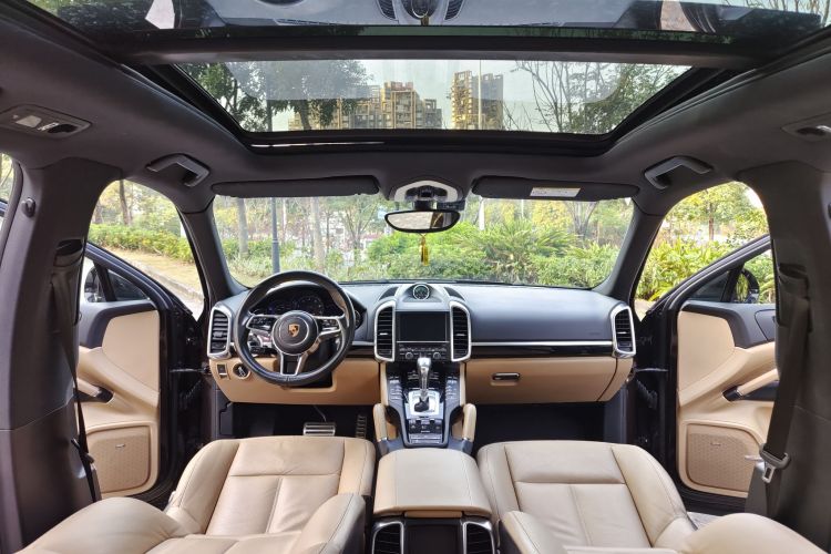 保时捷 2015款 Cayenne 3.0T中控内饰7011