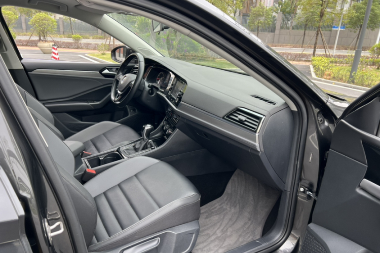 大众 速腾 2019款 280TSI DSG舒适型 国VI中控内饰7004