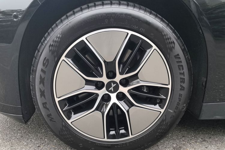 小鹏P7 2024款 P7i 550 Pro车身外观6008