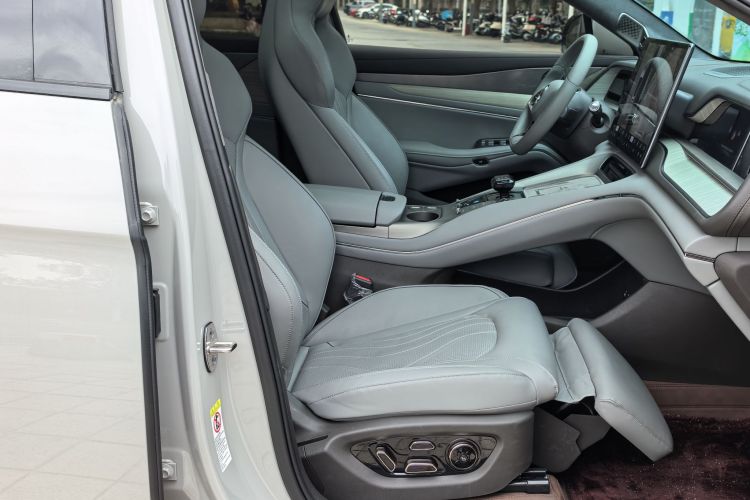 腾势N7 2023款 长续航性能Max版中控内饰7003