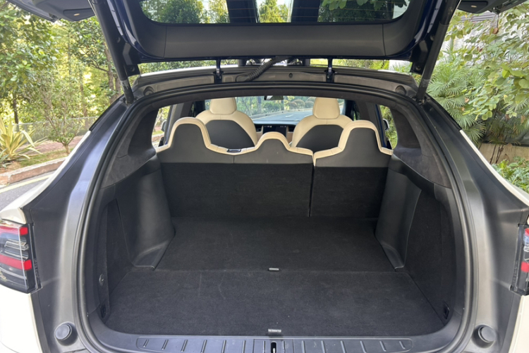 特斯拉 Model X 2019款 长续航版中控内饰7013