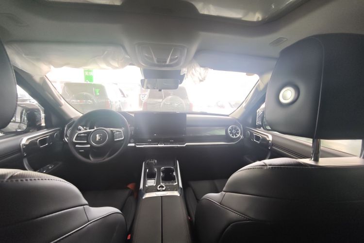 坦克400 2025款 2.4T 柴油版中控内饰7005