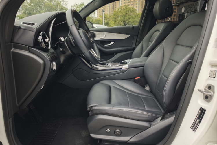 奔驰GLC轿跑 2021款 GLC 260 4MATIC 轿跑SUV中控内饰7002