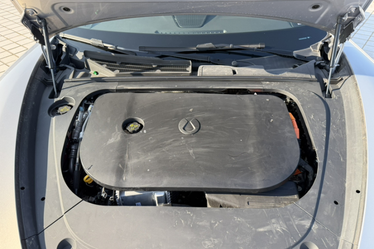 腾势Z9GT 2024款 1100四驱Pro版局部细节24