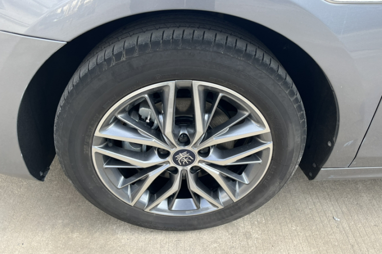 比亚迪 秦PLUS 2023款 冠军版 EV 420KM超越型车身外观6002