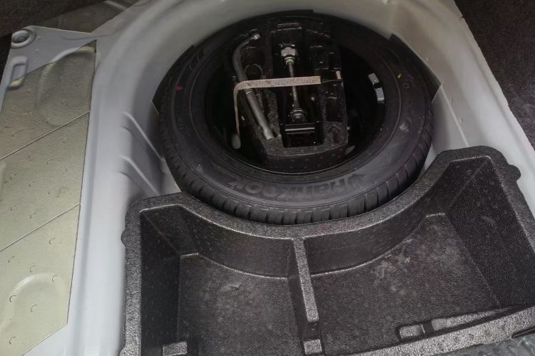 大众 桑塔纳 2015款 1.4L 手动风尚版车身外观6005