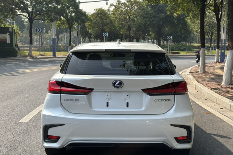 雷克萨斯CT 2020款 CT200h 精英版 单色车身外观6002