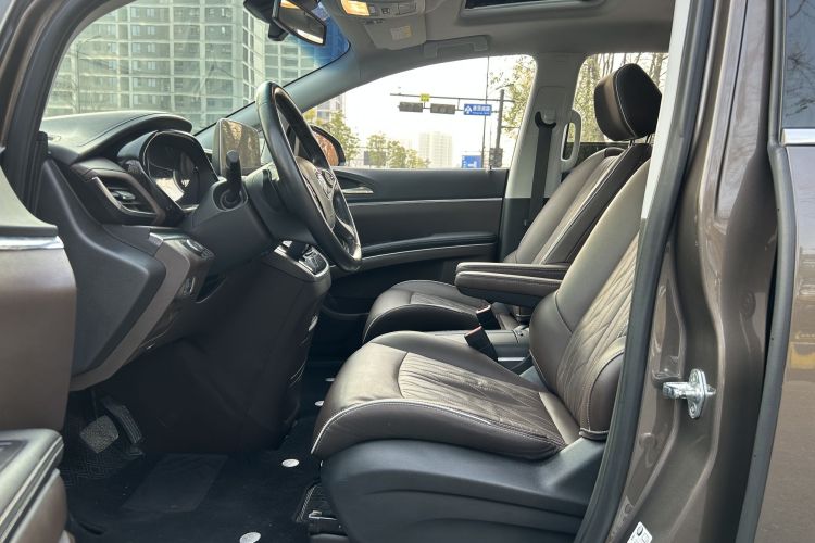 别克GL8 2023款 陆上公务舱 652T 豪华型中控内饰7001