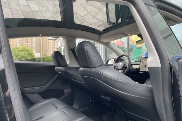 特斯拉 Model Y 2022款 后轮驱动版中控内饰7009