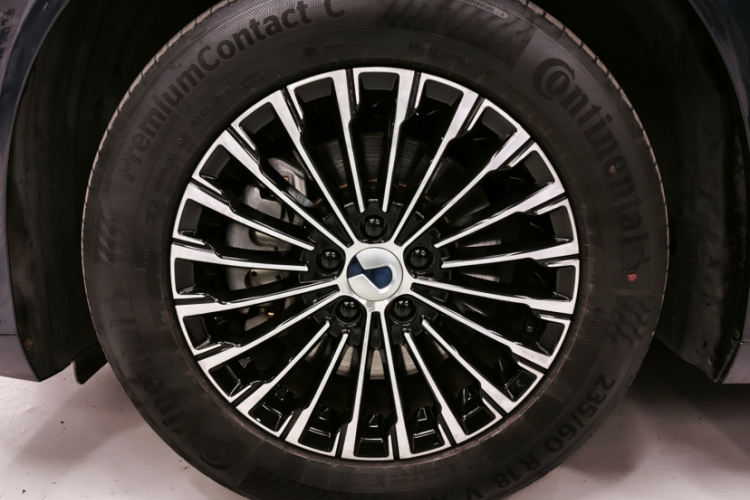 腾势D9 2022款 DM-i 970 四驱尊荣型车身外观6008