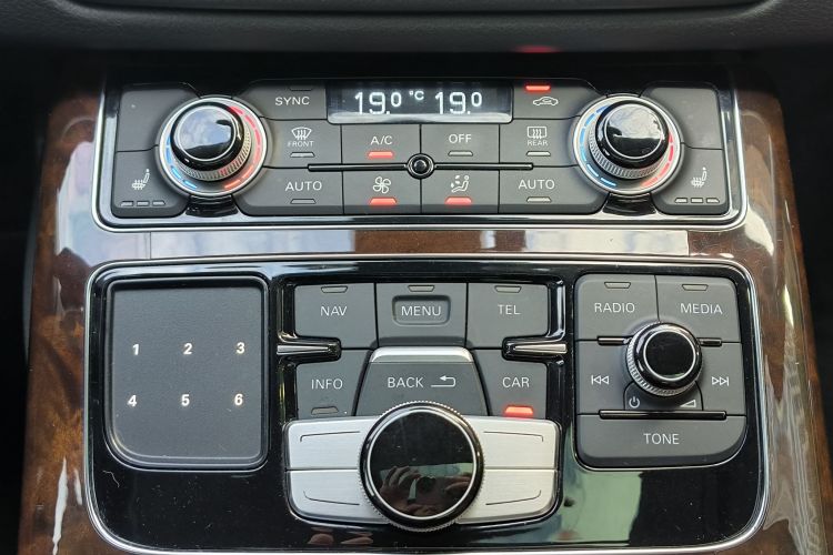 奥迪A8 2013款 A8L 45 TFSI quattro舒适型局部细节9007