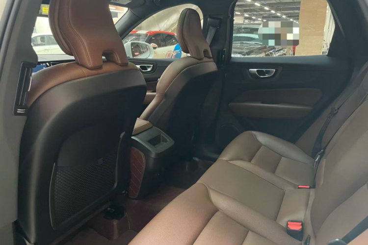 沃尔沃XC60 2023款 B5 四驱智逸豪华版中控内饰7003